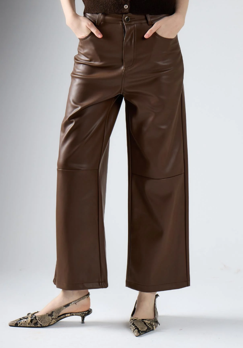 Pantaloni A Gamba Dritta In Similpelle Marrone - Glamorous