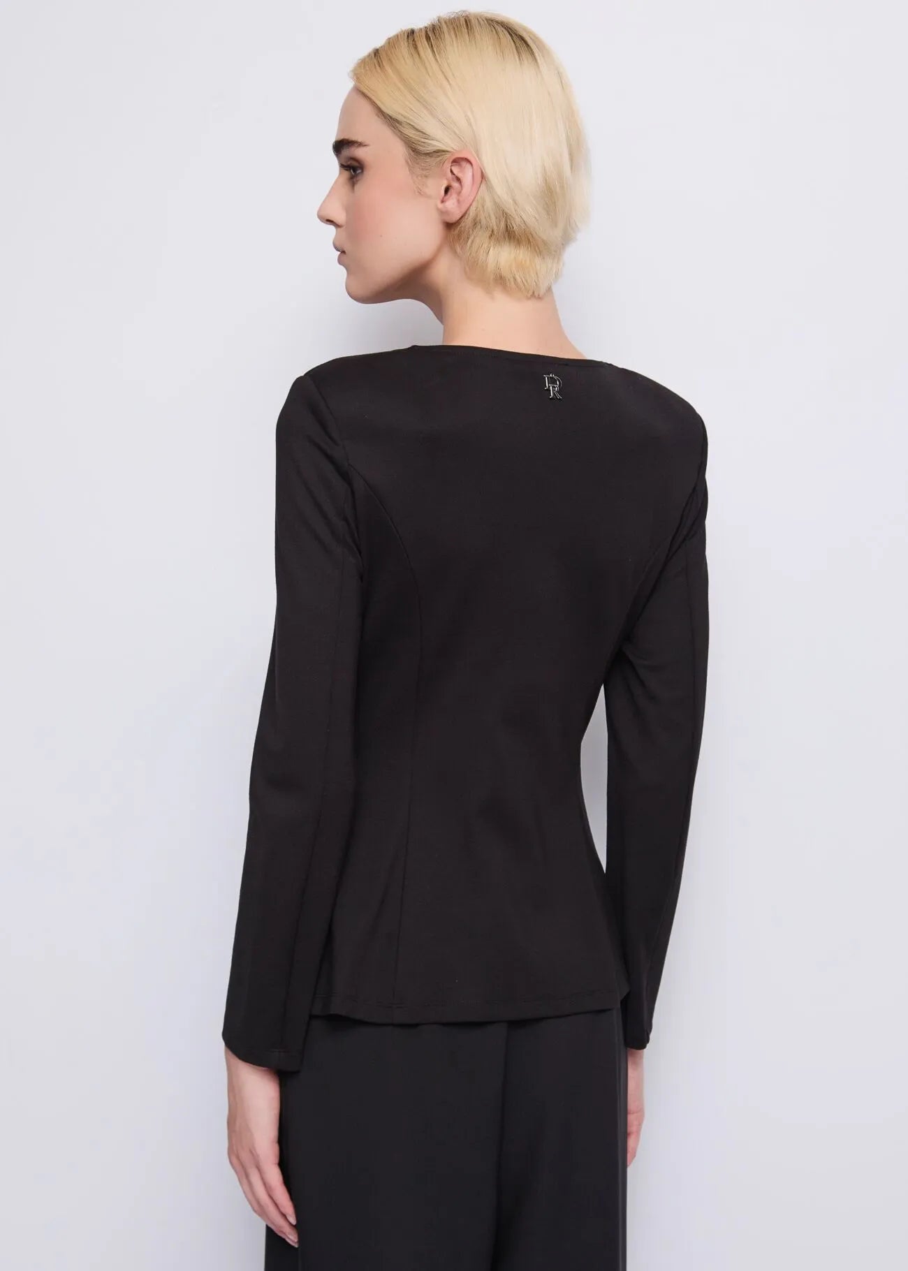 Giacca nera con ganci