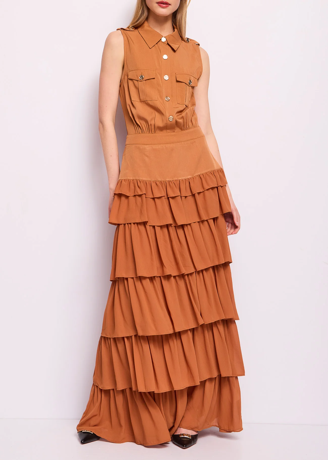 Abito lungo con balze