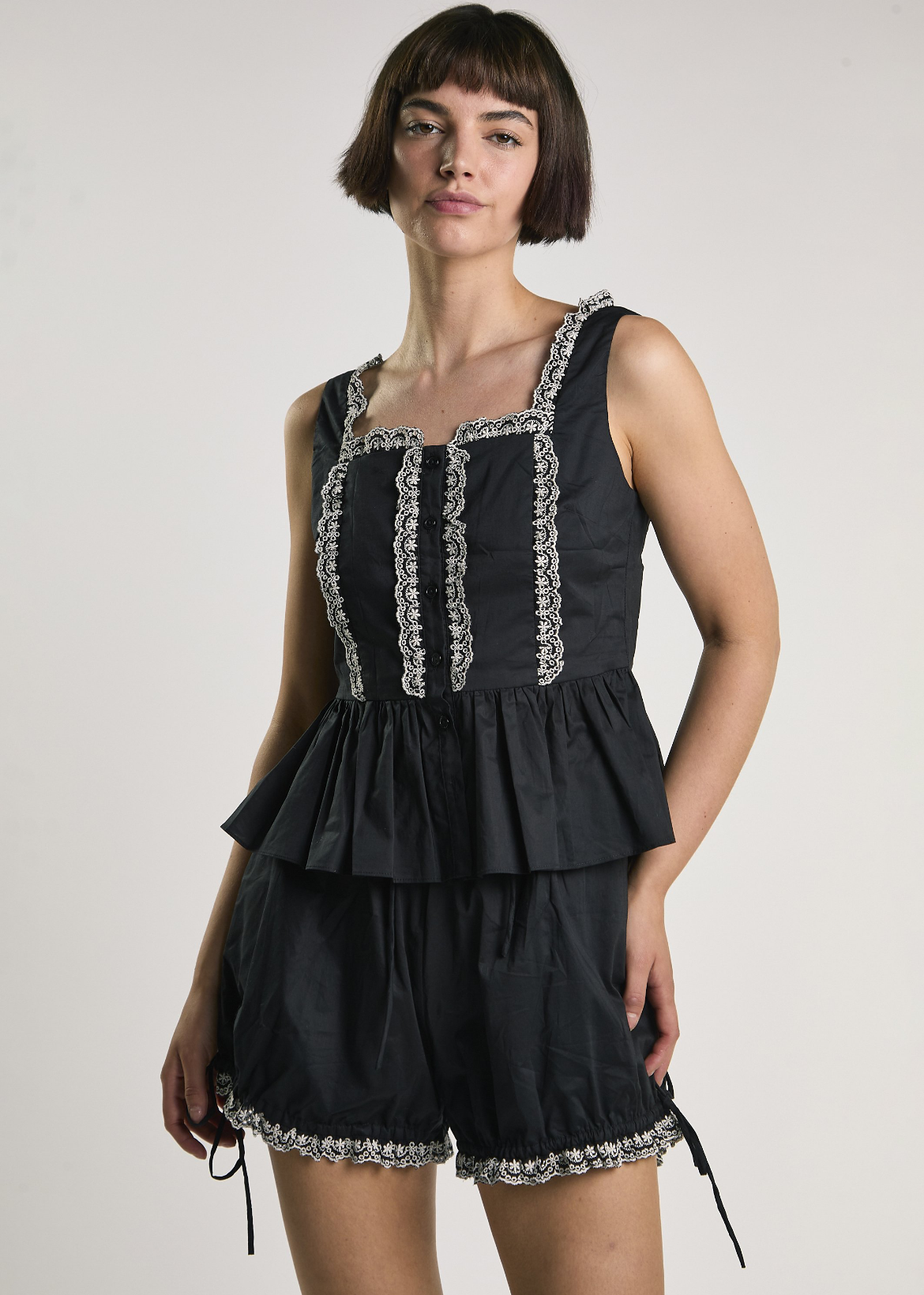 Top nero con pizzo - Glamorous