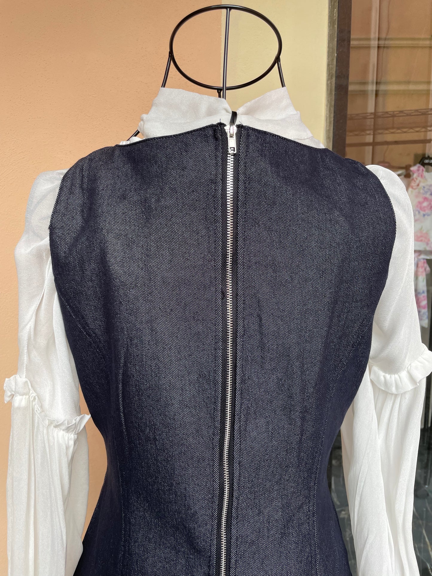 Abito smanicato in denim