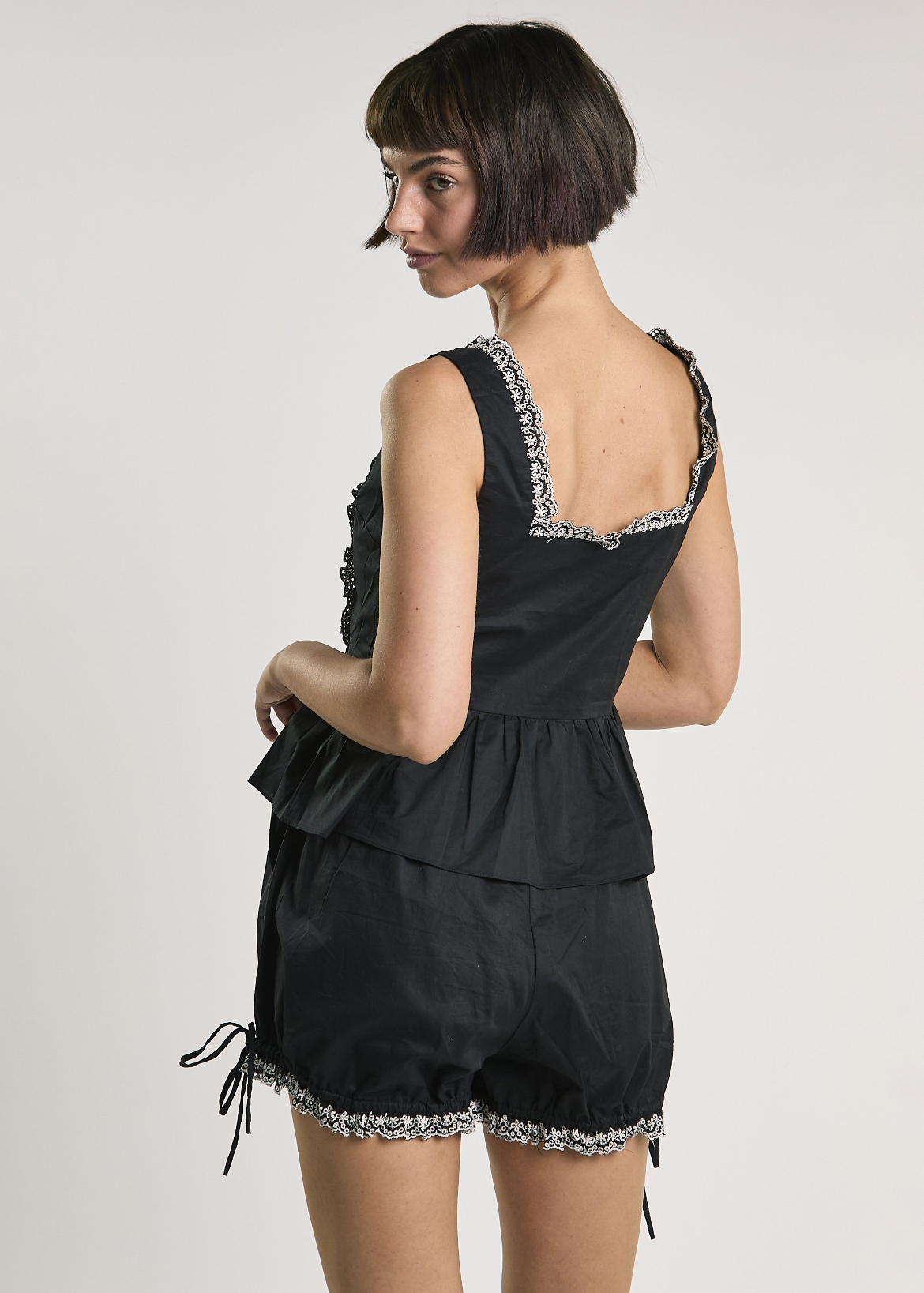 Top nero con pizzo - Glamorous