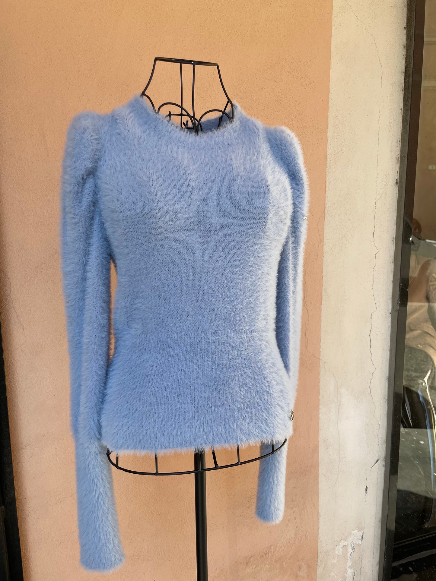 Maglione con borchie e strass