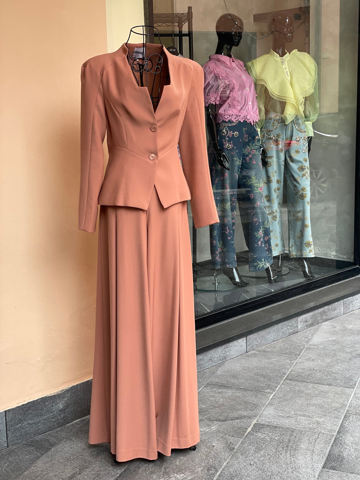 Tailleur giacca e pantalone