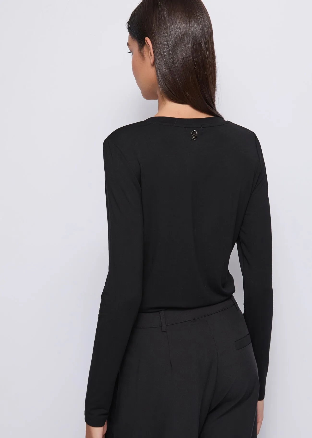 Maglietta nera con cuore e strass