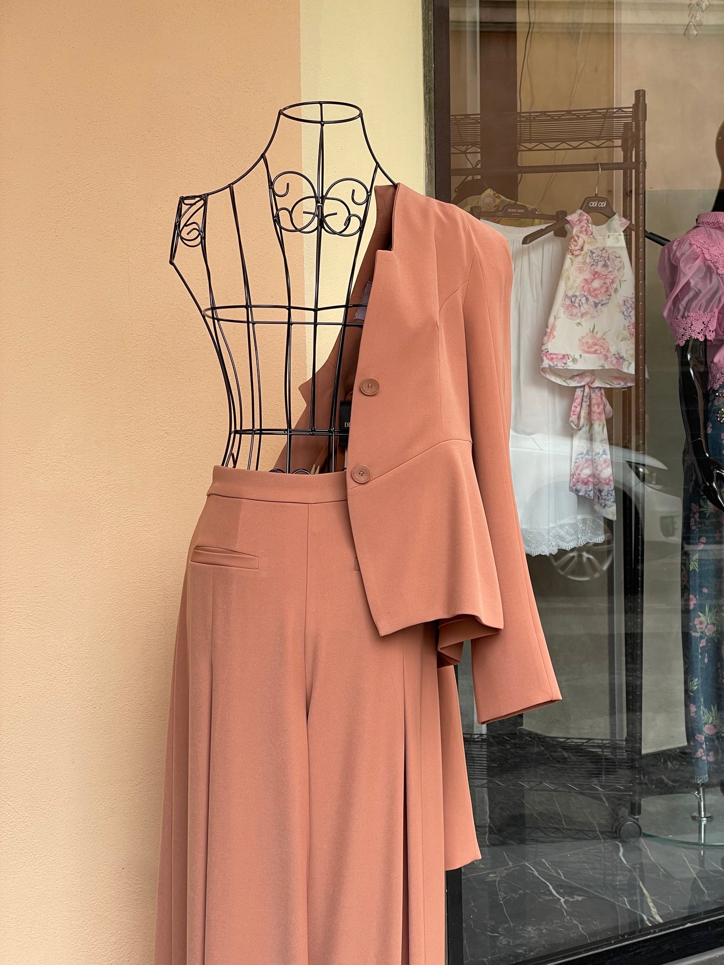 Tailleur giacca e pantalone