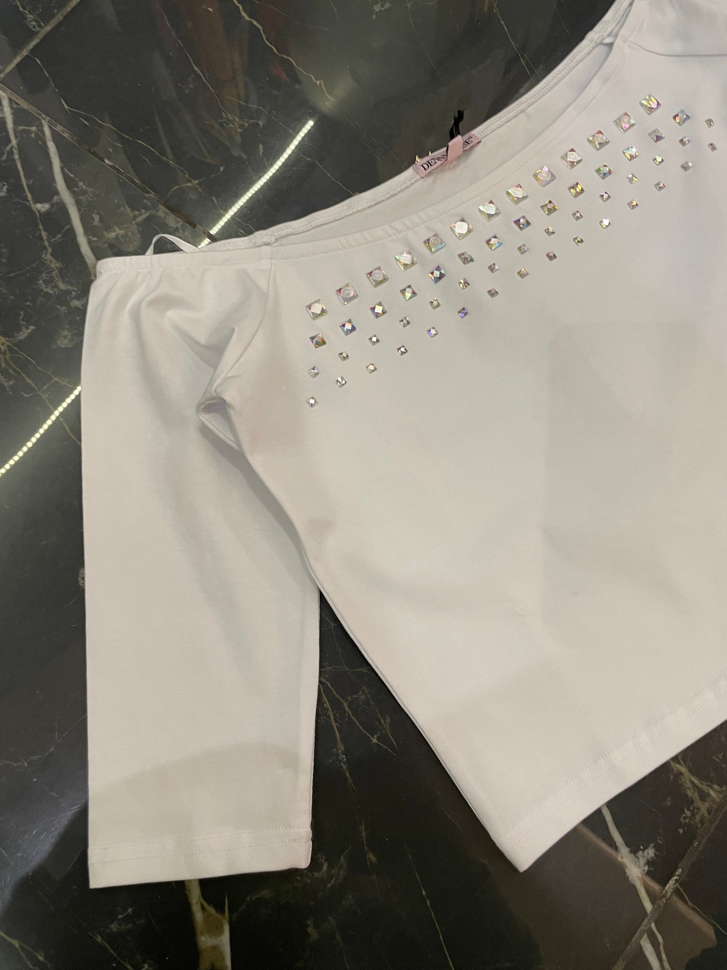 T-shirt in cotone con strass