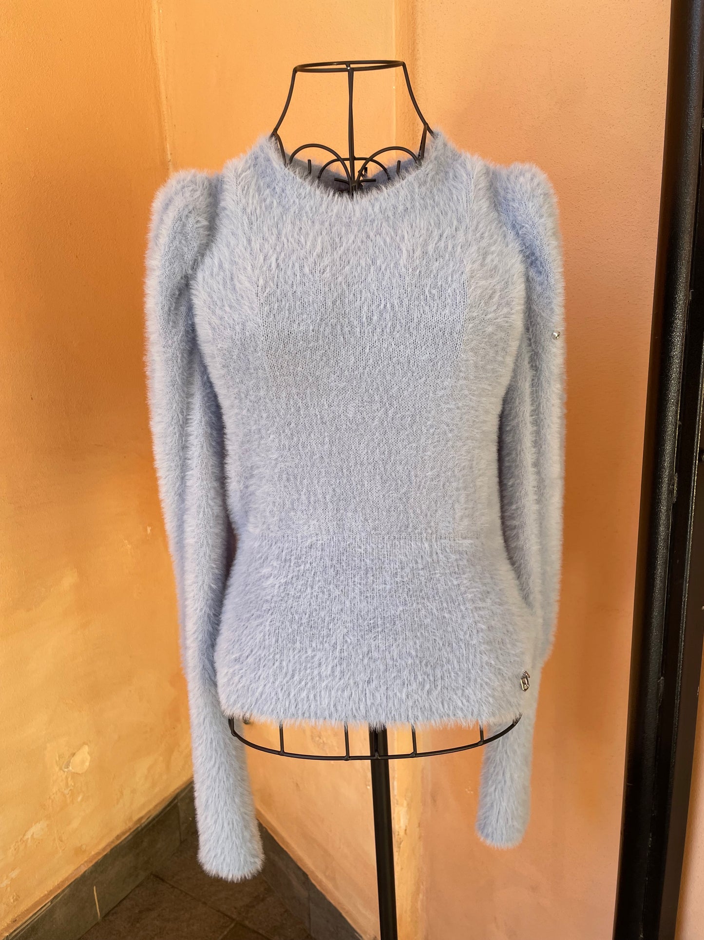 Maglione con borchie e strass