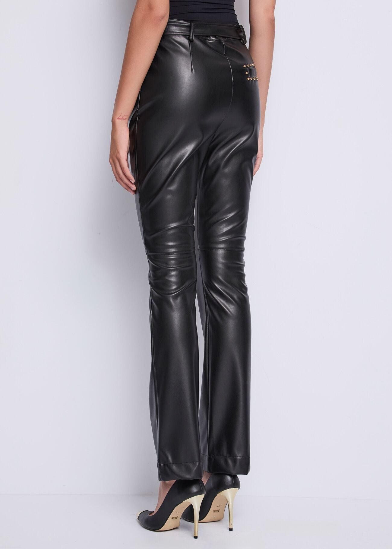 Pantaloni neri in similpelle