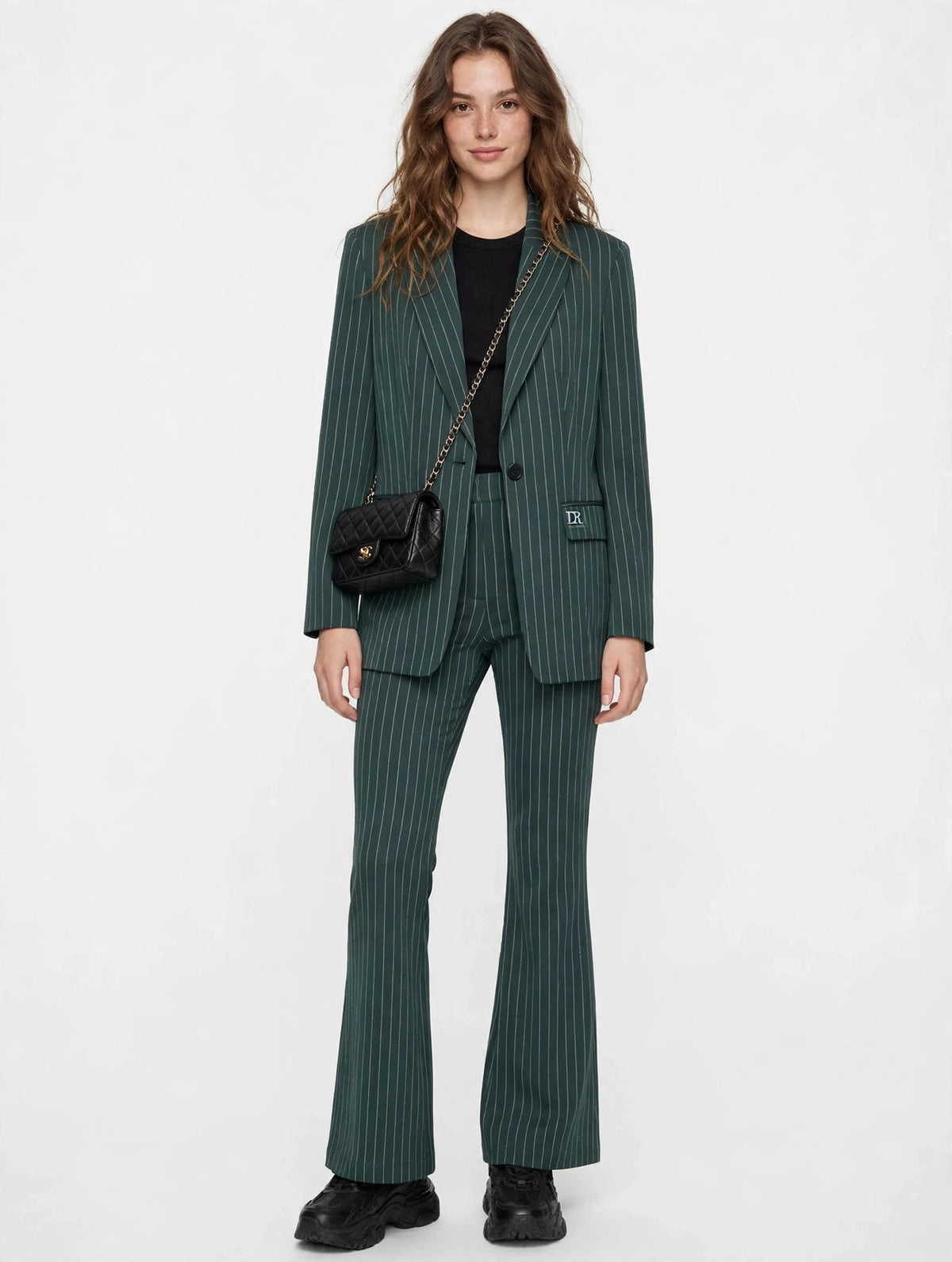 Blazer gessato dalla silhouette oversize