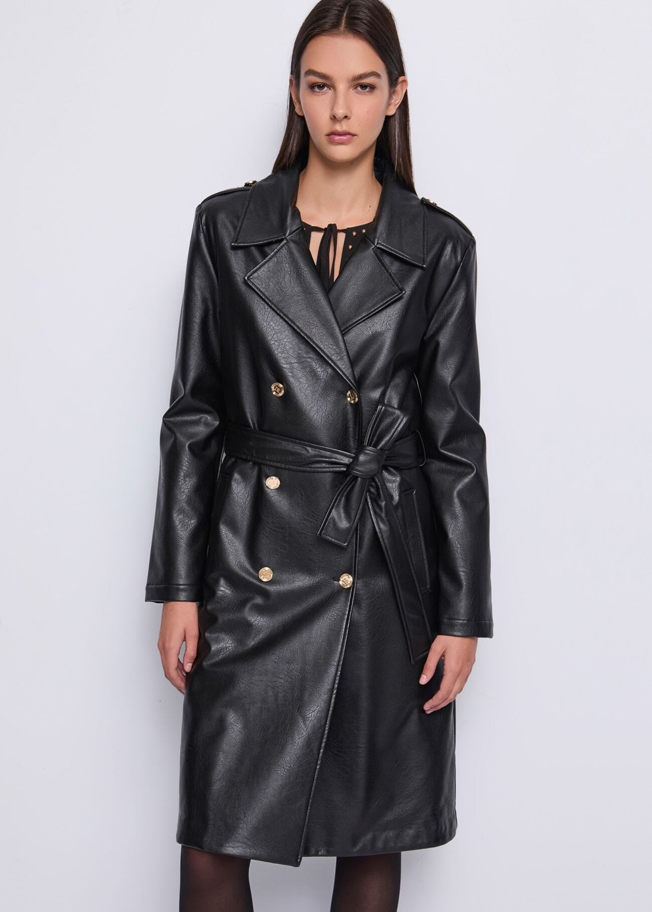 Cappotto nero in similpelle