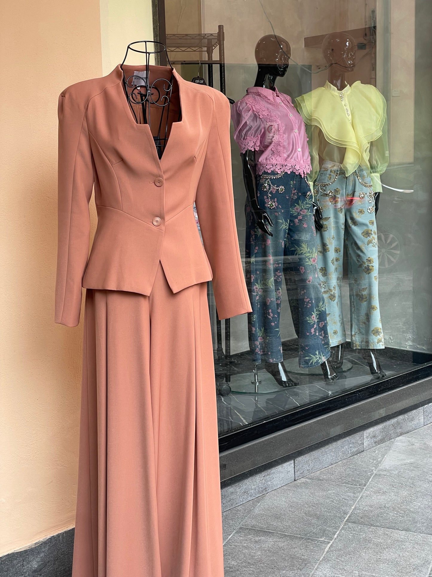 Tailleur giacca e pantalone