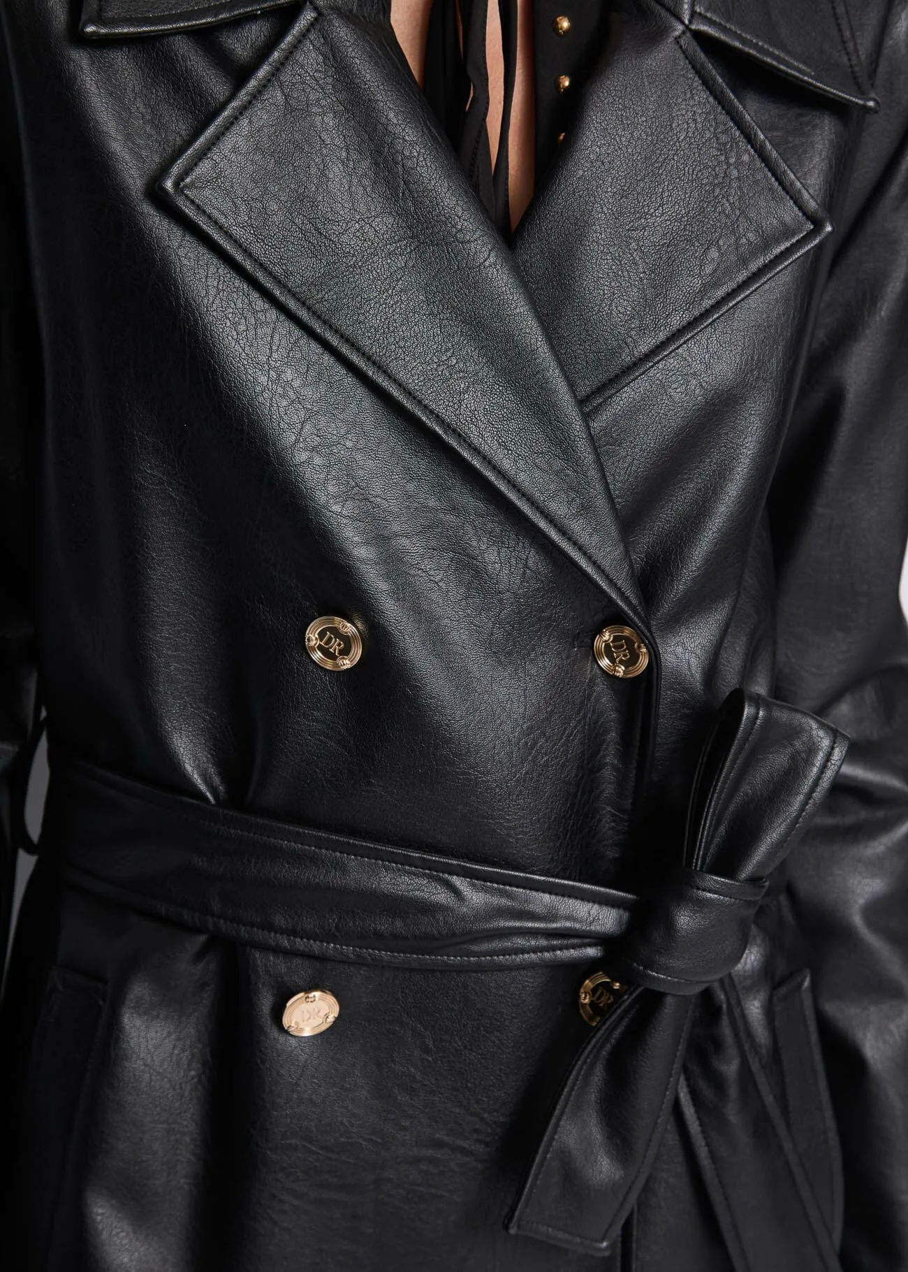 Cappotto nero in similpelle