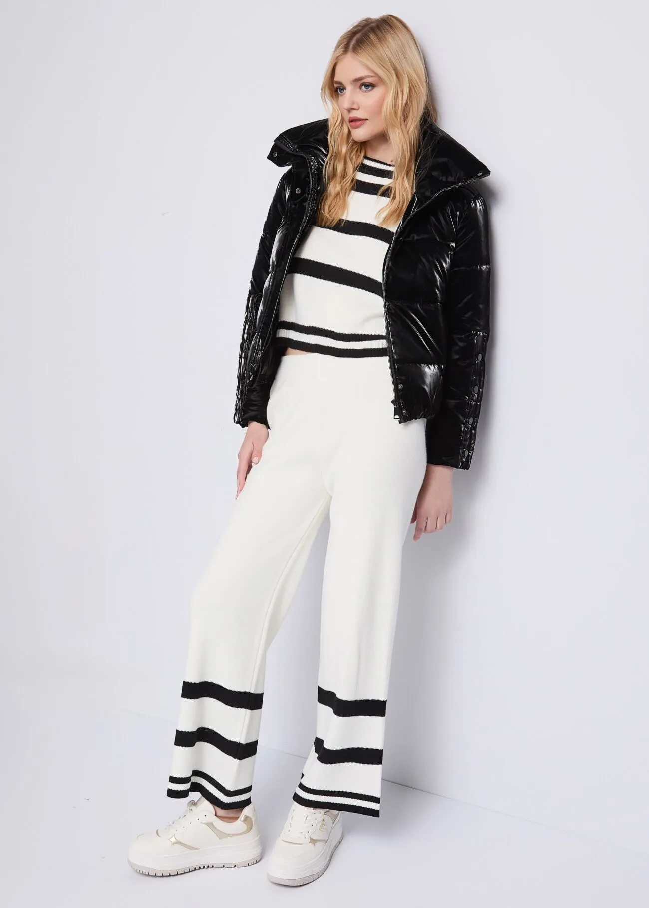 Piumino nero in nylon lucido