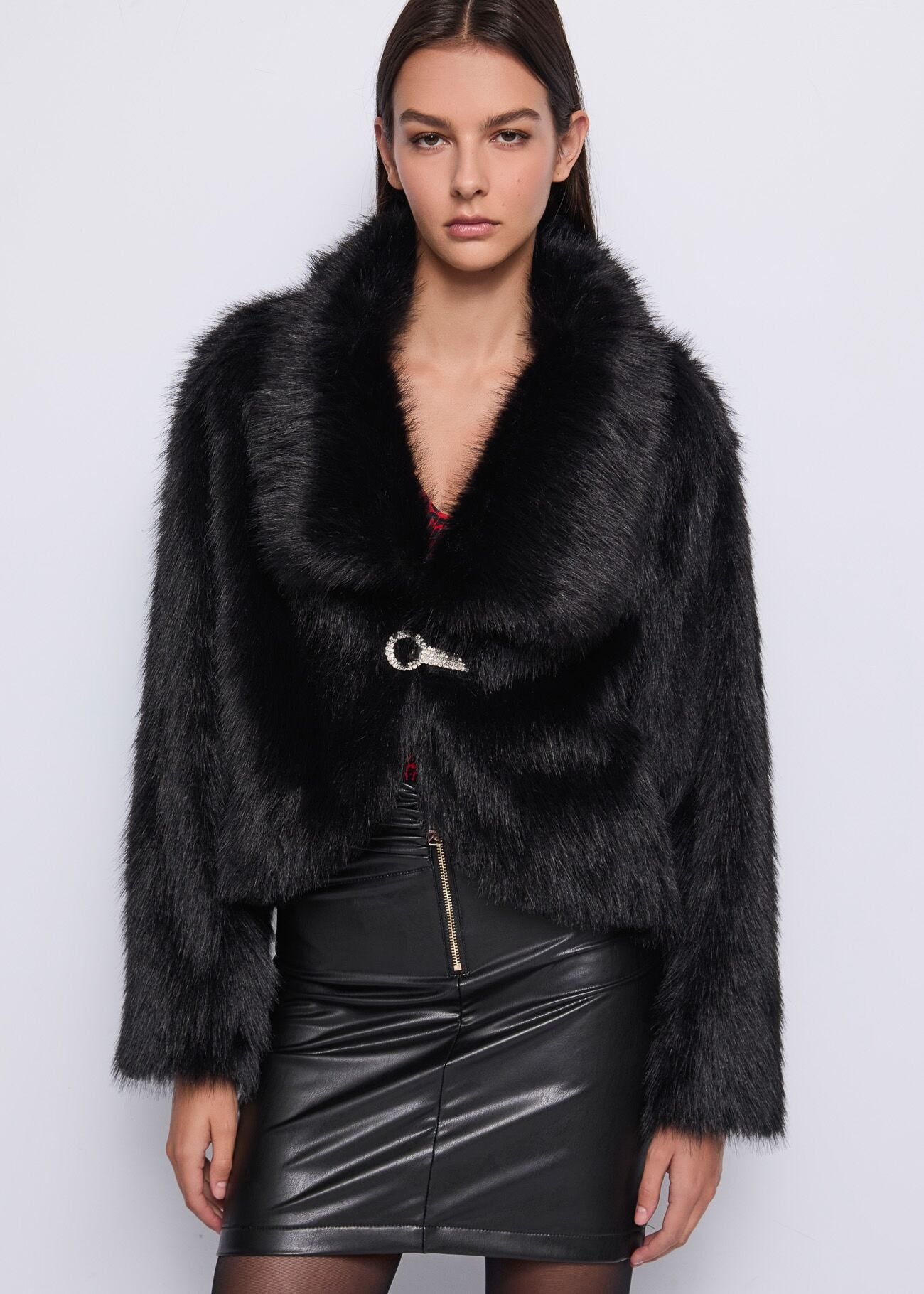 Pelliccia ecologica con pietre