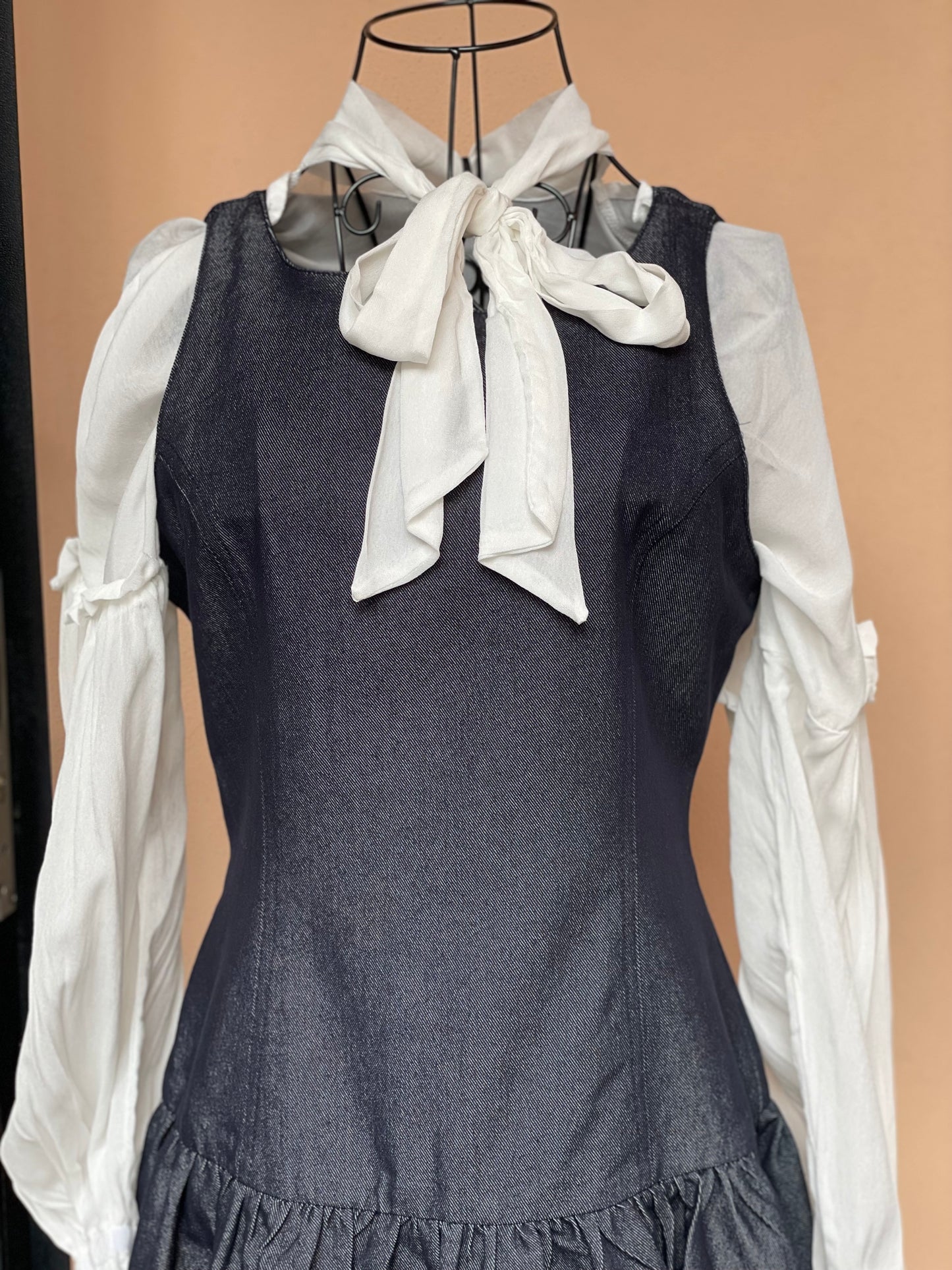 Abito smanicato in denim