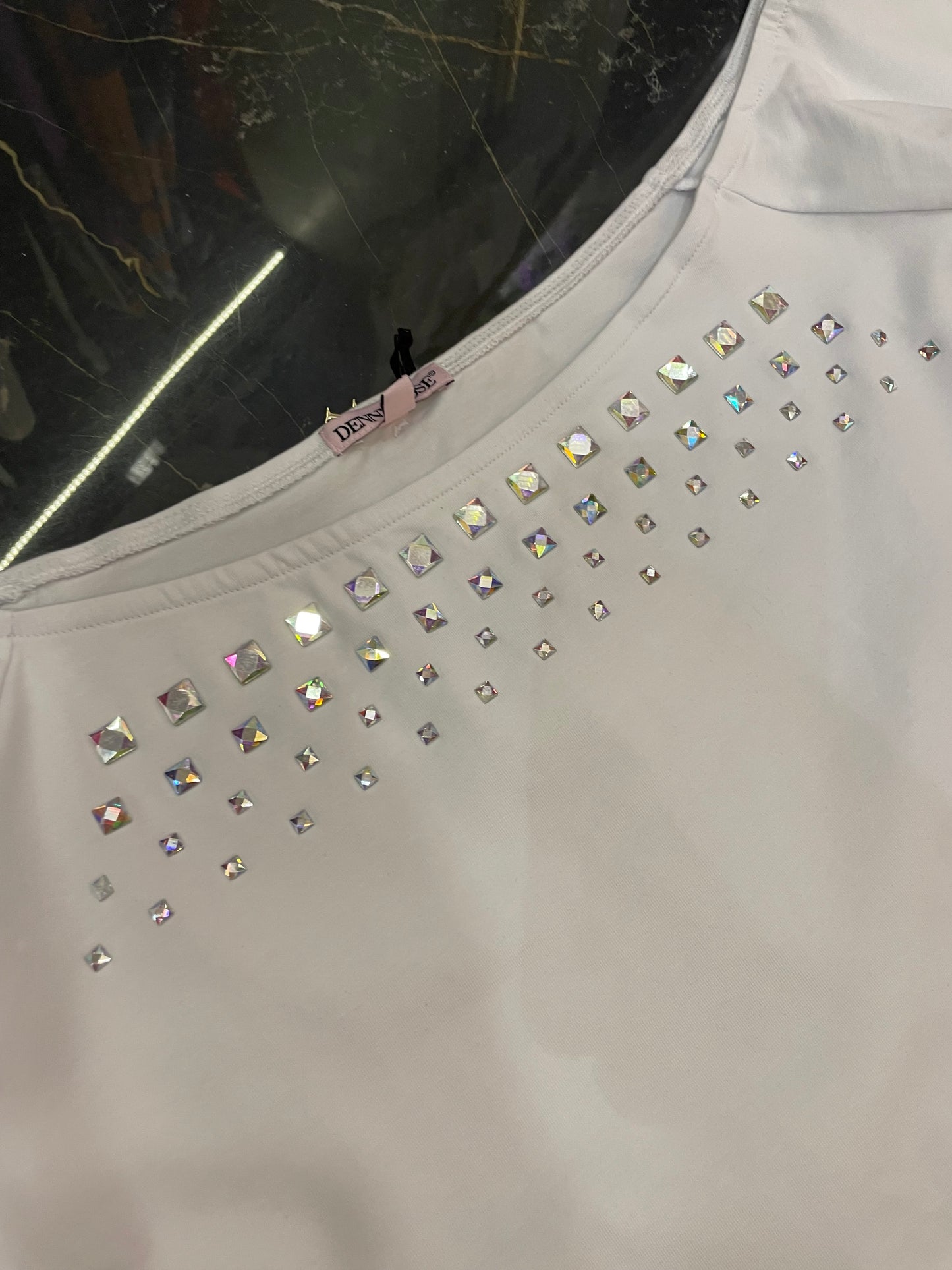 T-shirt in cotone con strass