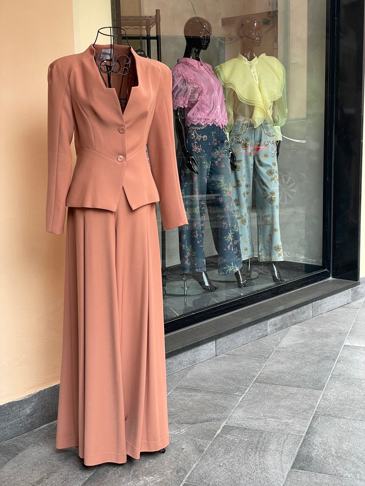 Tailleur giacca e pantalone