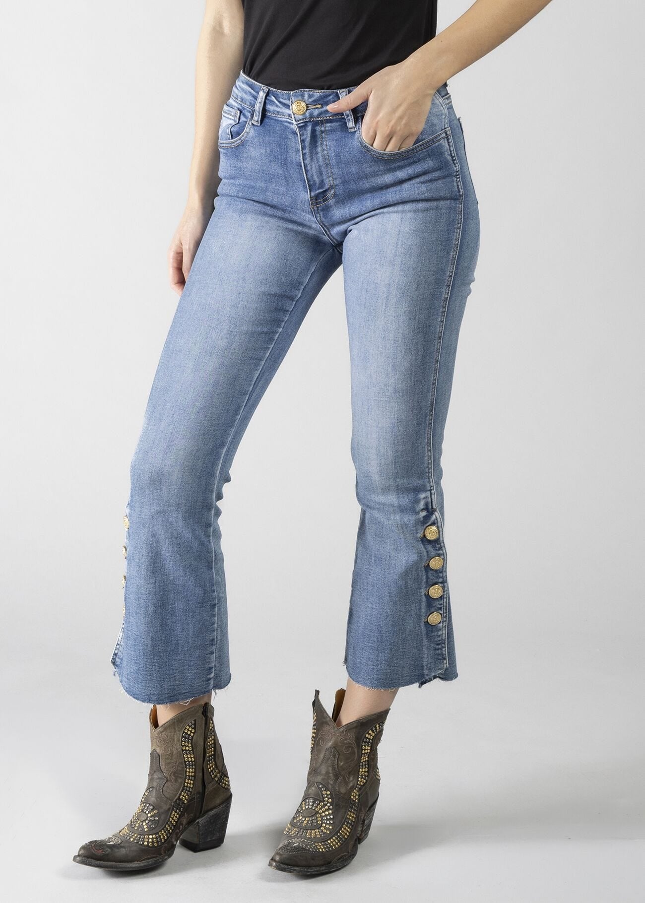 JEANS FLARE CROPPED BOTTONI