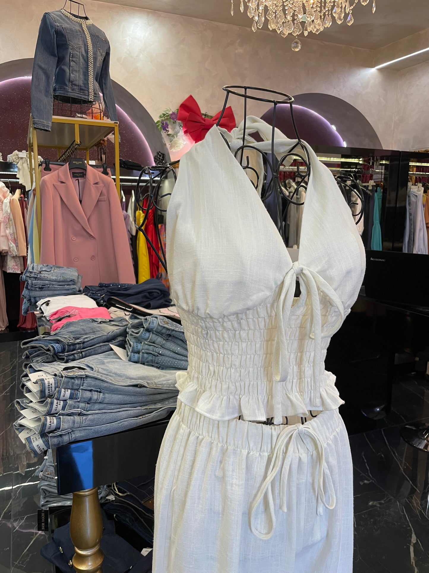 Top con scollatura all’americana  - Glamorous