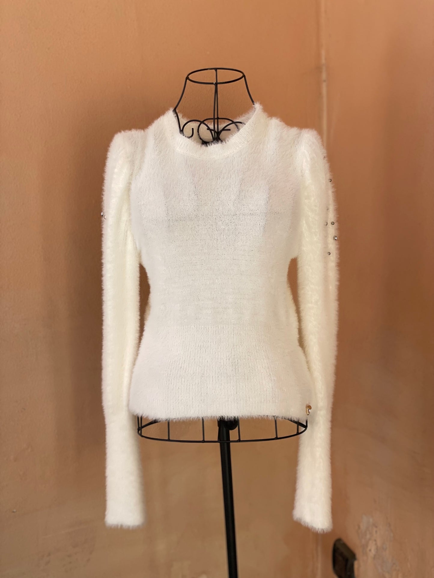 Maglione con borchie e strass